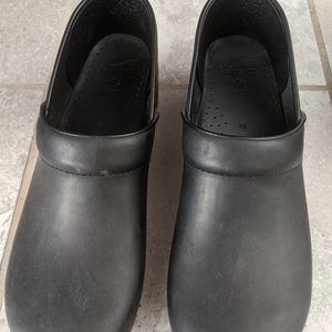Men's Dansko shoes